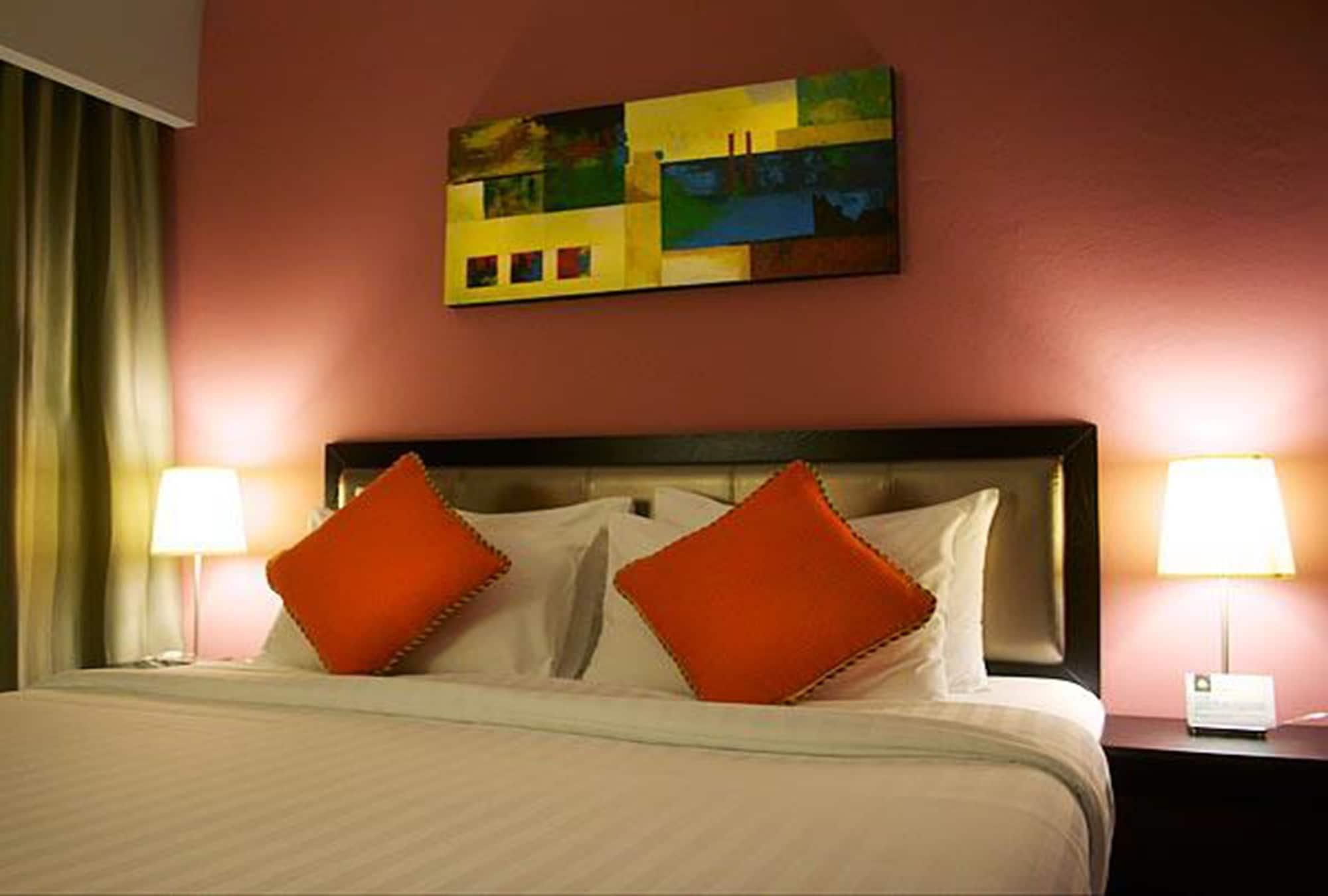 The Brunei Hotel Bandar Seri Begawan Bagian luar foto