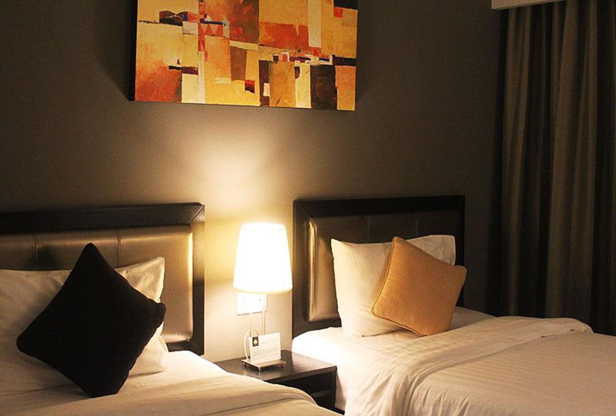 The Brunei Hotel Bandar Seri Begawan Bagian luar foto