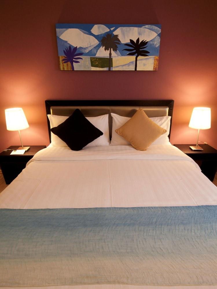 The Brunei Hotel Bandar Seri Begawan Bagian luar foto