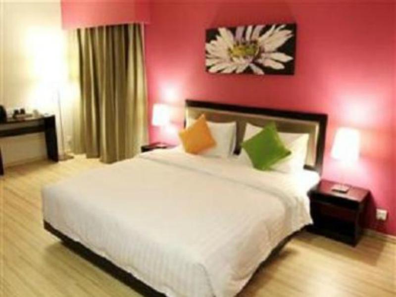 The Brunei Hotel Bandar Seri Begawan Bagian luar foto
