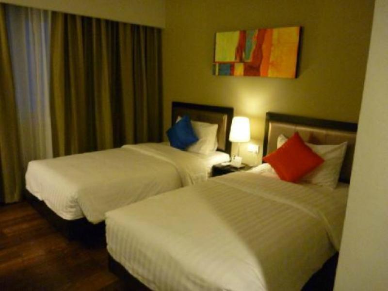 The Brunei Hotel Bandar Seri Begawan Bagian luar foto
