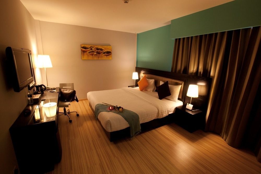The Brunei Hotel Bandar Seri Begawan Bagian luar foto